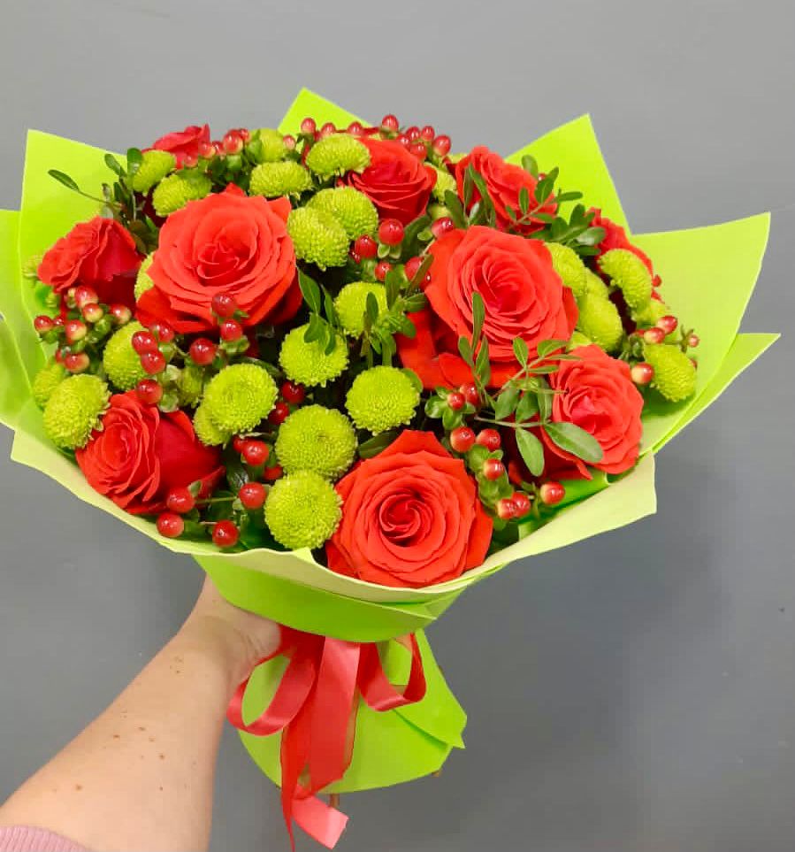 Букет цветов из: Хризантемы и Розы в Белой Холунице