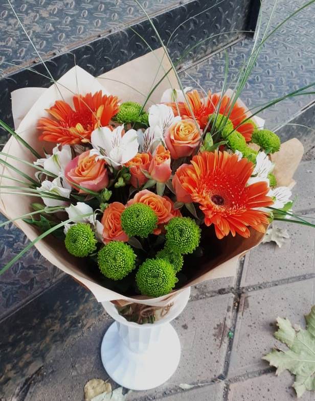 Букет цветов из: Герберы, Хризантемы, Альстромерии и Розы в Белой Холунице