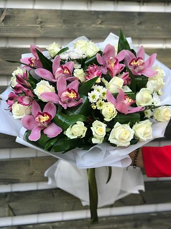 Букет цветов из: Розы и Хризантемы в Белой Холунице