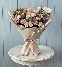 Букет цветов из:  Розы и Лизиантусы в Белой Холунице