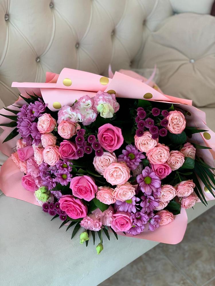 Букет цветов из: Хризантемы, Розы и Лизиантусы в Белой Холунице