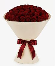 Букет 101 Бордовая роза Блэк Бакарра в Белой Холунице