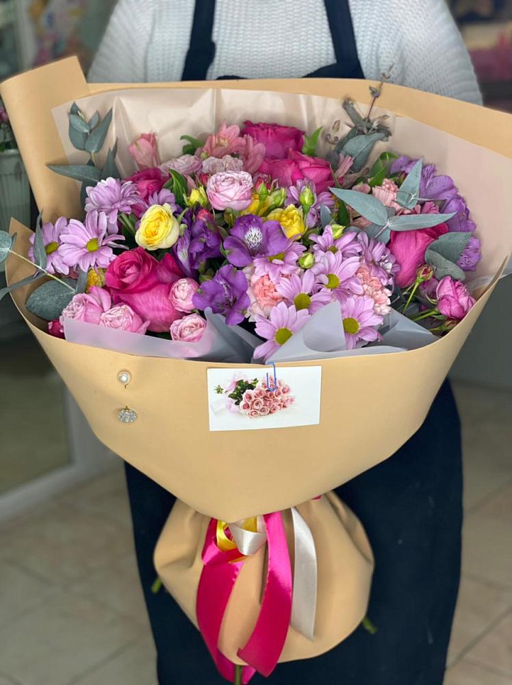 Букет цветов из: Хризантемы, Гвоздики и Альстромерии в Белой Холунице