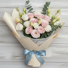 Букет цветов из:  Лизиантусы в Белой Холунице