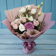 Букет цветов из:  Розы и Лизиантусы в Белой Холунице