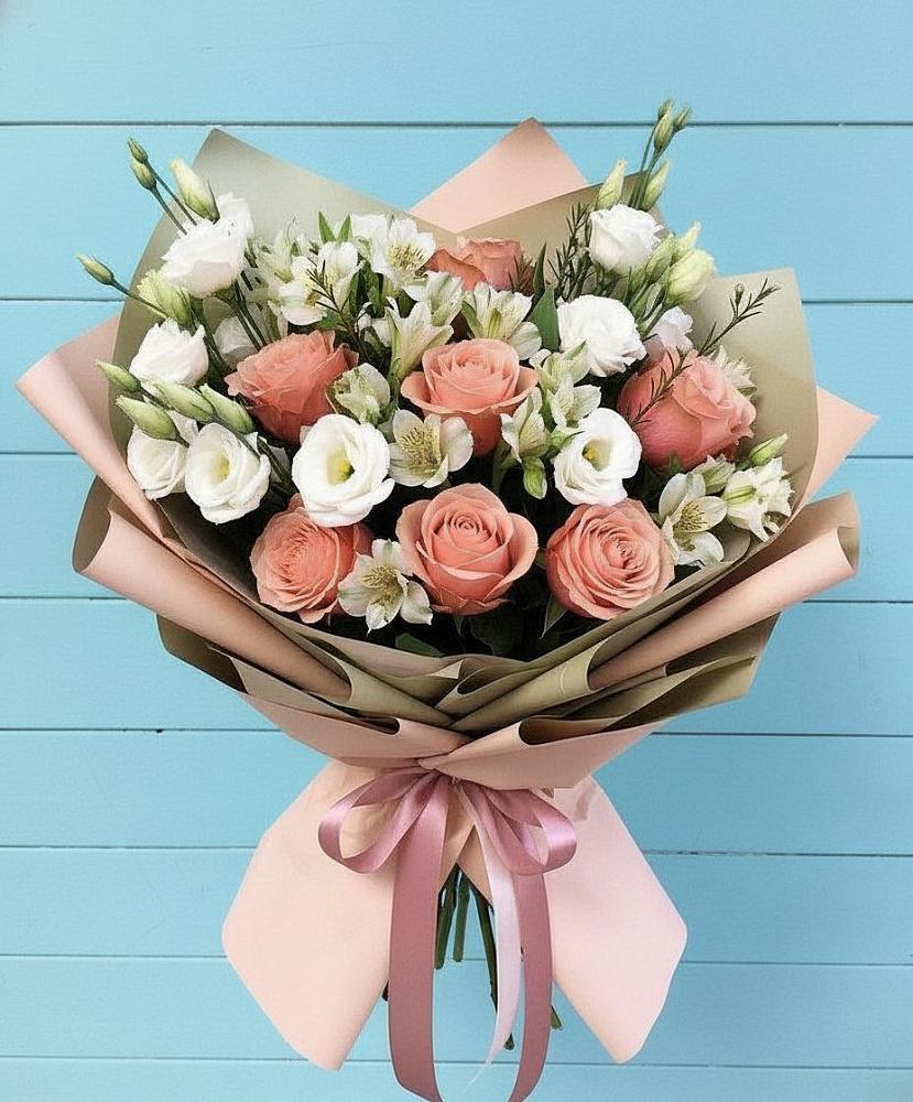 Букет цветов из: Розы, Альстромерии и Лизиантусы в Белой Холунице