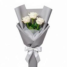Букет 3 белые розы в Белой Холунице
