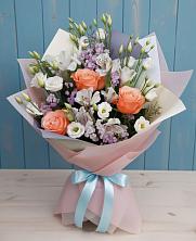 Букет цветов из:  Лизиантусы, Розы, Альстромерии и Гипсофила в Белой Холунице