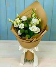 Букет цветов из:  Хризантемы и Лизиантусы в Белой Холунице