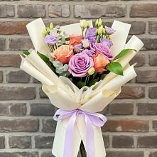 Букет цветов из:  Лизиантусы и Розы в Белой Холунице