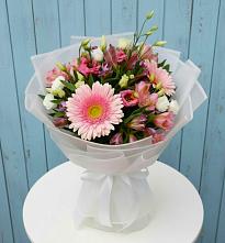 Букет цветов из:  Герберы, Альстромерии и Лизиантусы в Белой Холунице