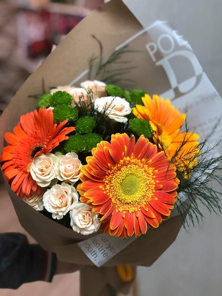 Букет цветов из: Герберы, Хризантемы и Розы в Белой Холунице