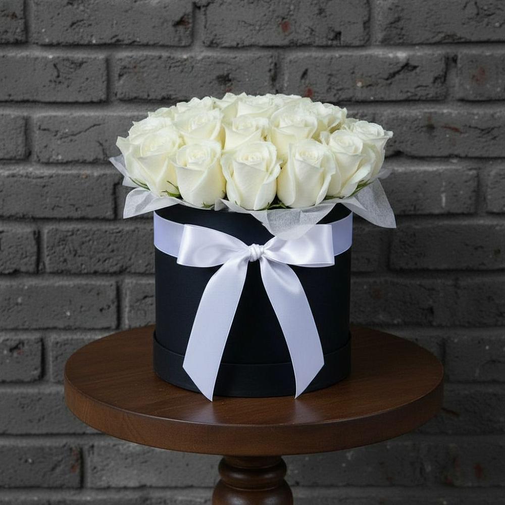 Цветочная композиция из Розы в шляпной коробке в Белой Холунице